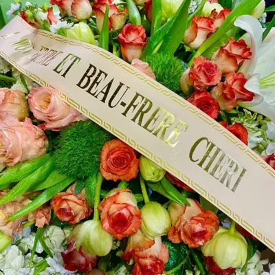 Arrangement funéraire élégant