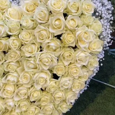 Couronne de fleurs pour deuil